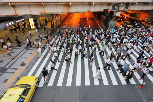 A-lot-of-pedestrian-crossings