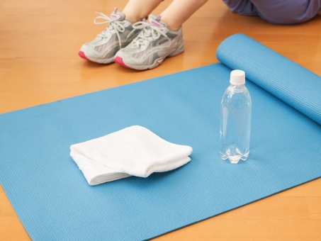 Towel-and-water-on-mattress